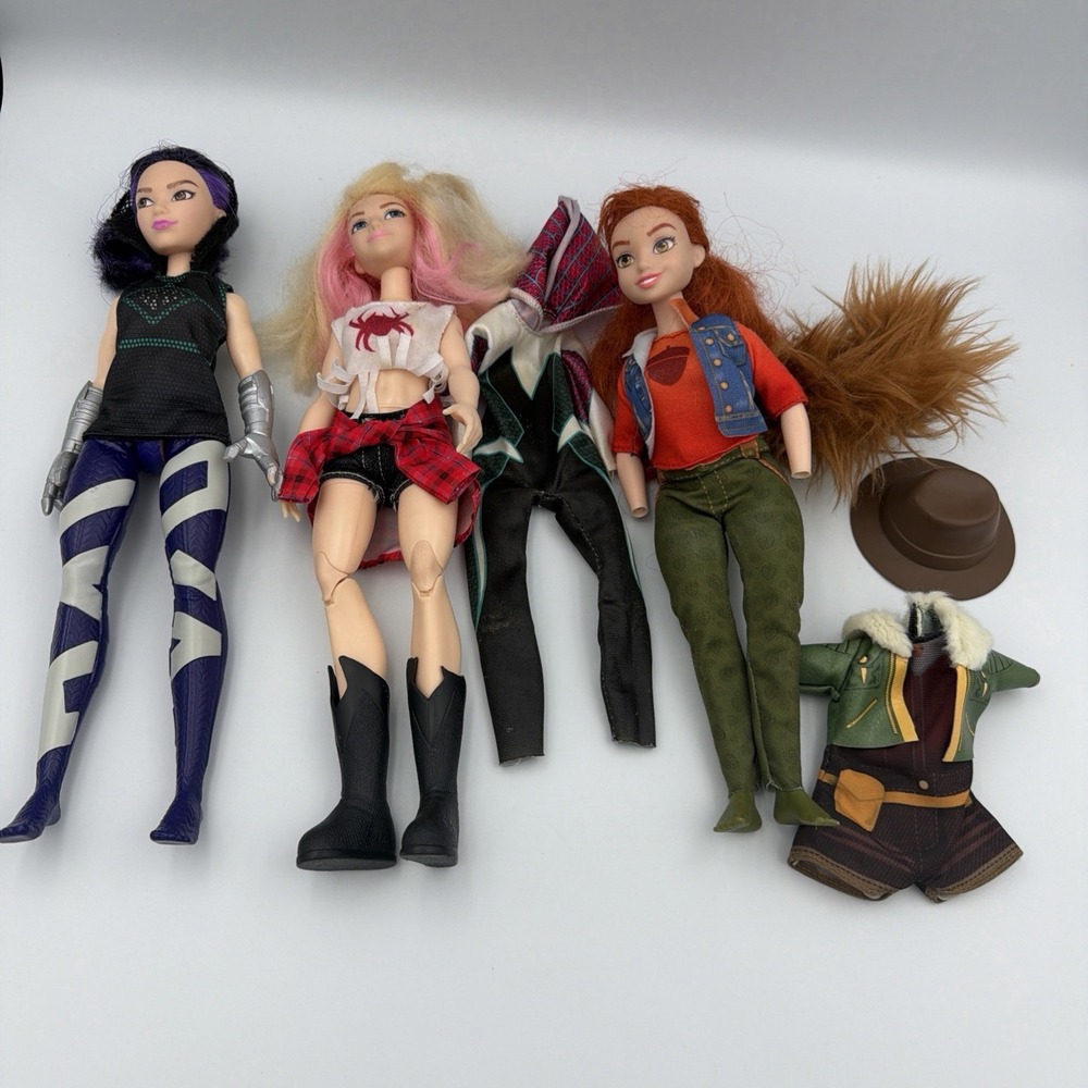 Marvel Gwen Stacy (Ghost-Spider), Daisy Johnson (Quake) Doreen Gr(Squirrel Girl)